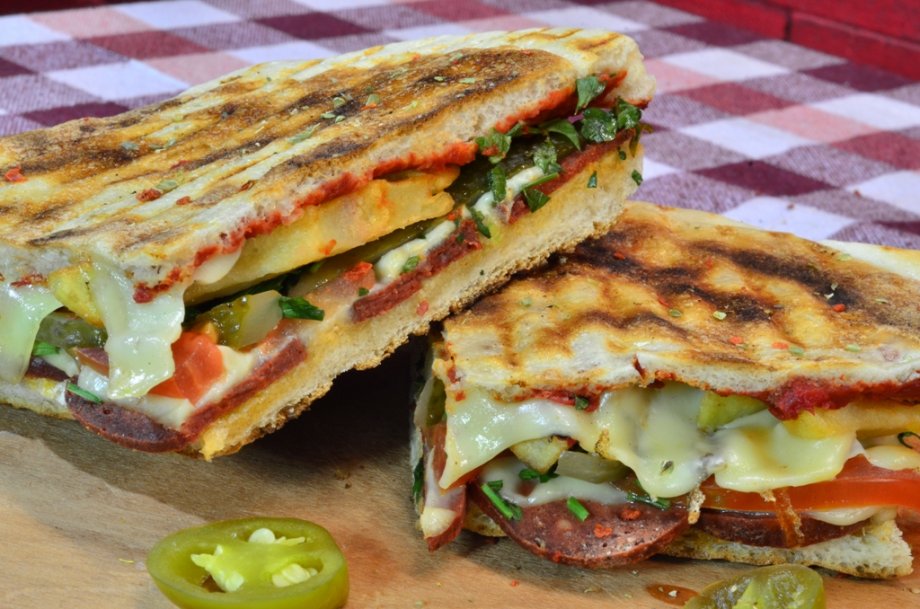 Bazlama Ekmeğinde Tost